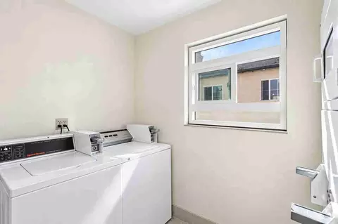 604 E Orange Grove Ave, Burbank, CA 91501 photo 18