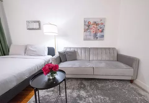 200 E 11th St, New York, NY 10003
