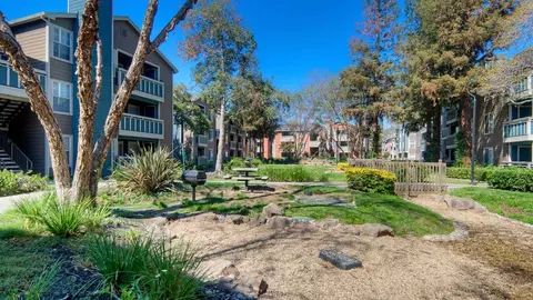 440 Dixon Landing Rd, Milpitas, CA 95035 photo 2