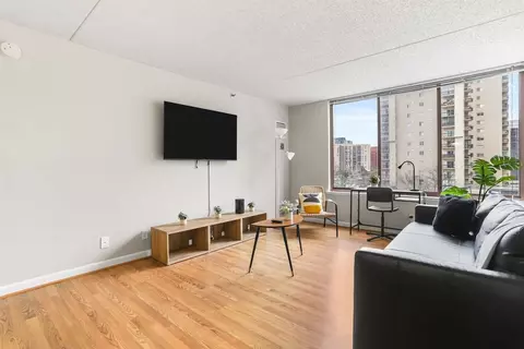 401 12th St S, Arlington, VA 22202