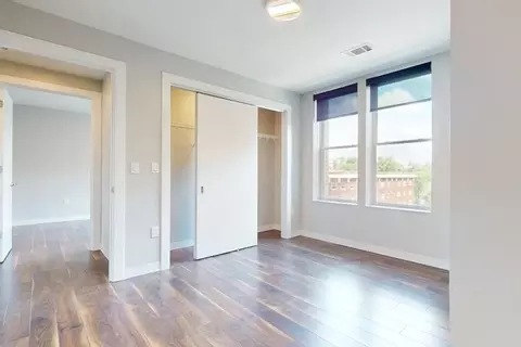 520 E Armour Blvd, Kansas City, MO 64109