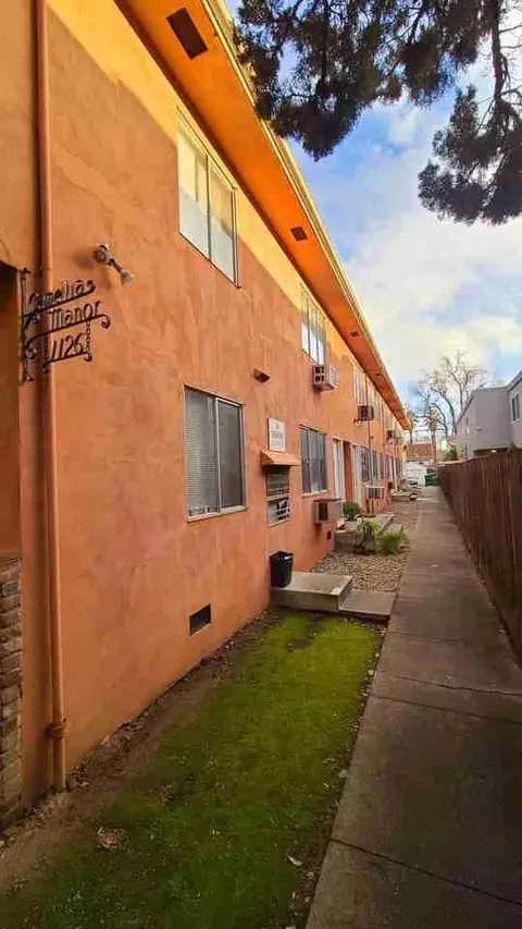 1126 T St, Sacramento, CA 95811