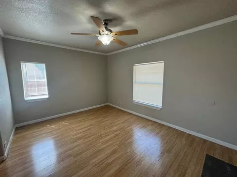 3300 3302 Avenue H, Fort Worth, TX 76105