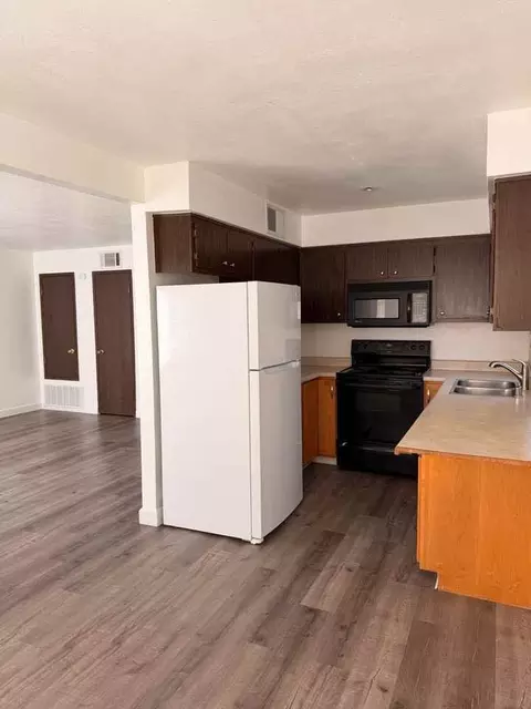 80 Mina Ave, Red Bluff, CA 96080