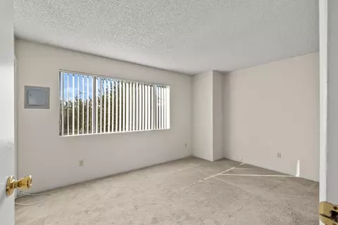 2250 N Fairview St, Burbank, CA 91504 photo 22