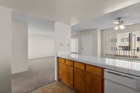 2250 N Fairview St, Burbank, CA 91504 photo 12