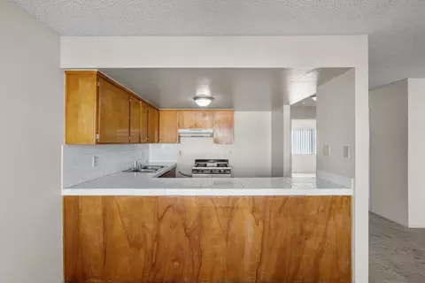 2250 N Fairview St, Burbank, CA 91504 photo 9