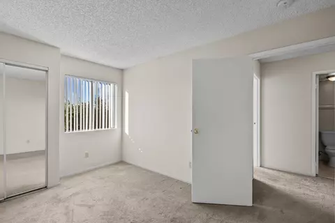 2250 N Fairview St, Burbank, CA 91504 photo 21