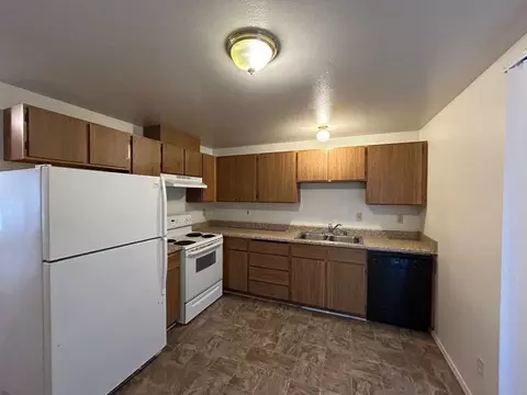 705 N 1st St, Mount Vernon, WA 98273 photo 2