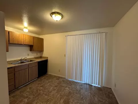 705 N 1st St, Mount Vernon, WA 98273 photo 4