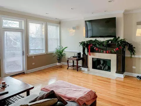 2847 N Southport Ave, Chicago, IL 60657