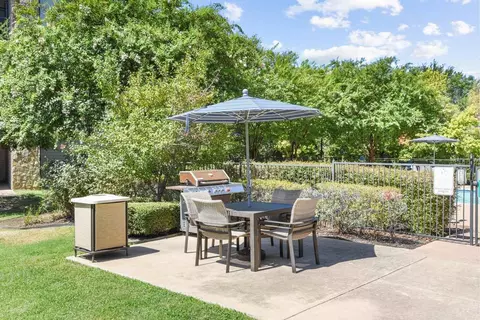 105 W 51st St, Austin, TX 78751 photo 3