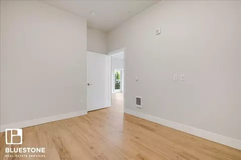 20711 SE Stark St, Gresham, OR 97030 photo 9