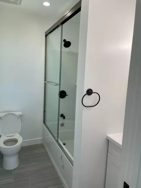 20811 Tiara St, Los Angeles, CA 91367