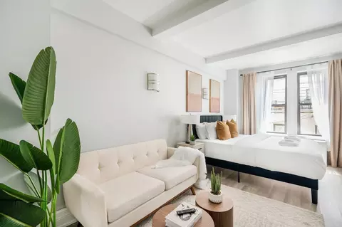 141 E 33rd St, New York, NY 10016