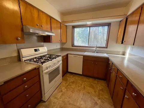 8123 SE Morrison St, Portland, OR 97215