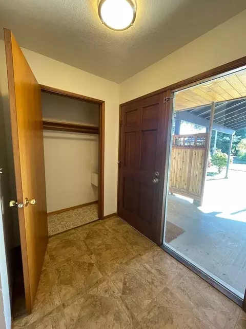 8123 SE Morrison St, Portland, OR 97215 photo 10