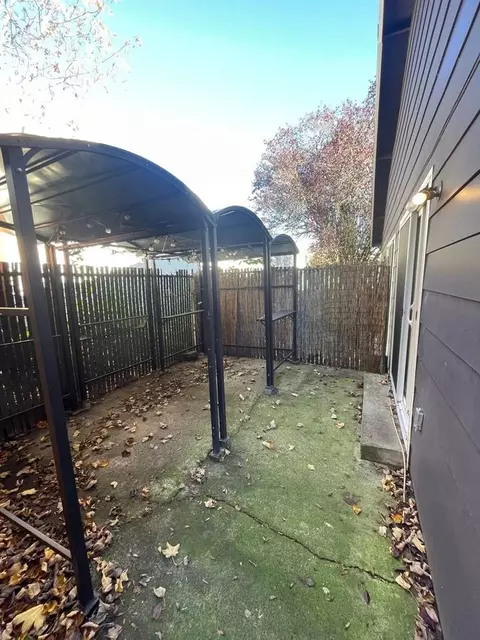 8123 SE Morrison St, Portland, OR 97215 photo 15