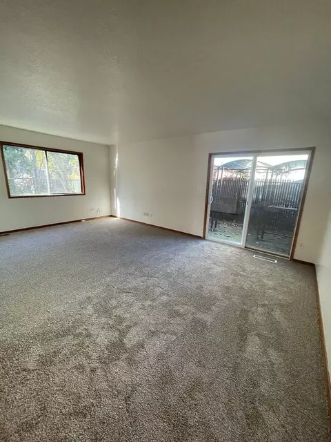 8123 SE Morrison St, Portland, OR 97215 photo 4