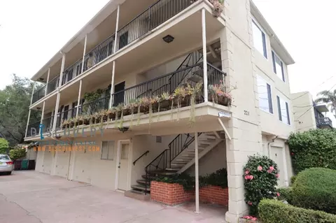 151 Athol Ave201 Wayne, Oakland, CA 94606