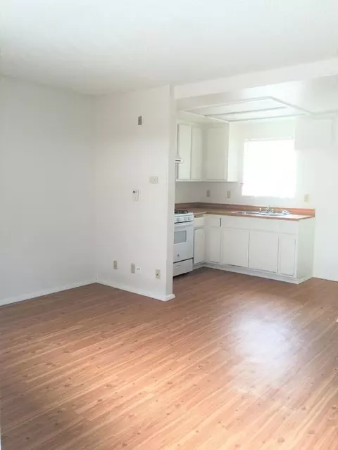 Peach Tree Ii, Los Angeles, CA 90744