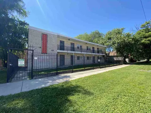 8850 S Saginaw Ave, Chicago, IL 60617