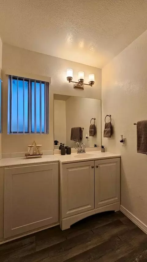10030 Rosecrans Ave, Bellflower, CA 90706 photo 7