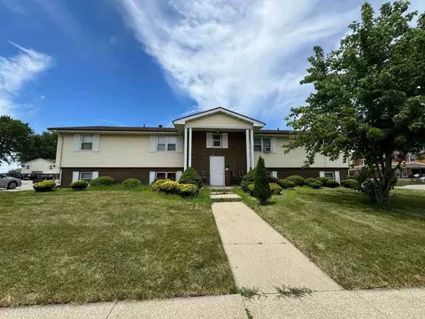 2112 Empire St, Bloomington, IL 61704 photo 5