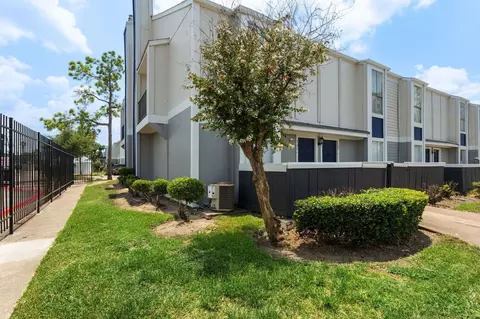 8323 Cinnamon Ln, Houston, TX 77072 photo 18