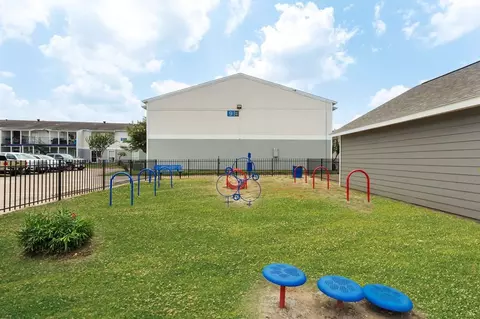 8323 Cinnamon Ln, Houston, TX 77072 photo 15