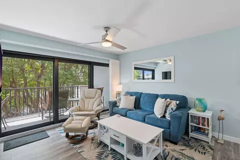 Neapolitan Ln, Naples, FL 34103