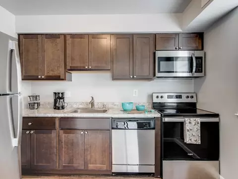 100 Sherring Ct, Catonsville, MD 21228 photo 3