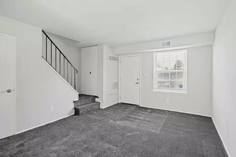 100 Sherring Ct, Catonsville, MD 21228 photo 6