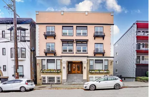 1711 Bellevue Ave, Seattle, WA 98122