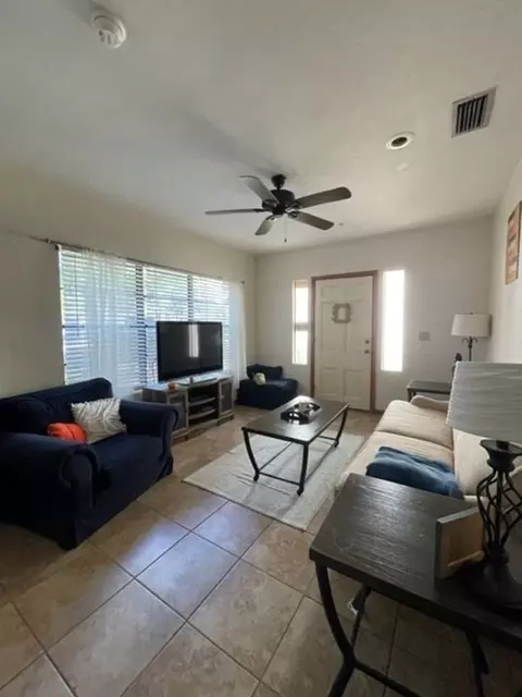 517 SW 12th St, Gainesville, FL 32601