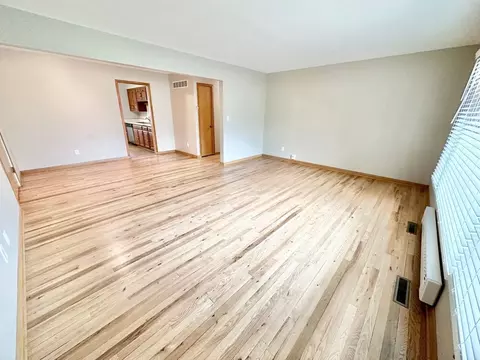 640 Dunleith Cir, Elm Grove, WI 53122