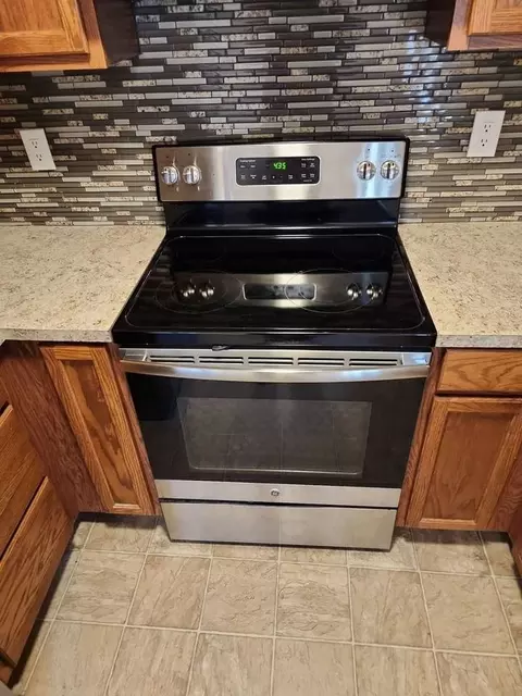 2558 River Rd, Eugene, OR 97404 photo 4