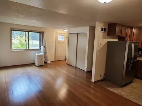 2558 River Rd, Eugene, OR 97404
