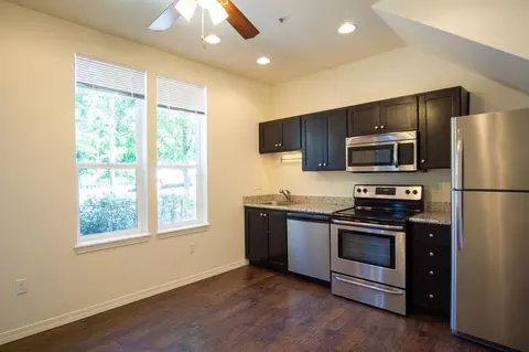 610 SE Spokane St, Portland, OR 97202