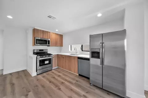 11522 Emelita St, Los Angeles, CA 91601