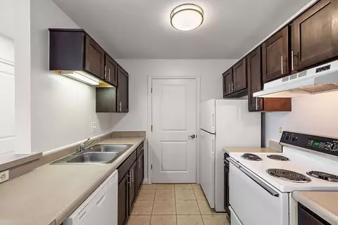 45425 Whispering Lakes Blvd, Utica, MI 48317