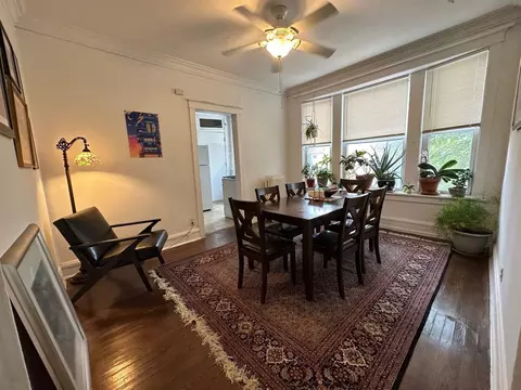 714 W Waveland Ave, Chicago, IL 60613
