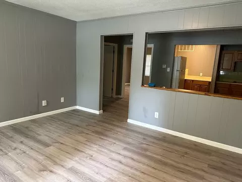 825 S Cherokee St, Girard, KS 66743