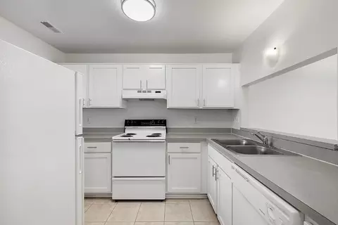 45425 Whispering Lakes Blvd, Utica, MI 48317