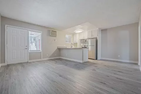 2900 E Ramon Rd, Palm Springs, CA 92264