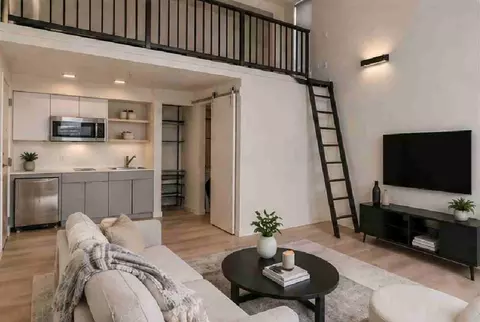 1446 NW 53rd St, Seattle, WA 98107