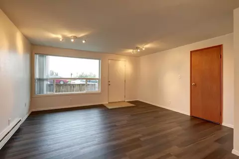 412 Mill Ave S, Renton, WA 98057