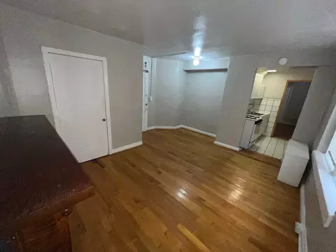12467 Cedar Rd, Cleveland Heights, OH 44106