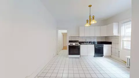 12467 Cedar Rd, Cleveland Heights, OH 44106