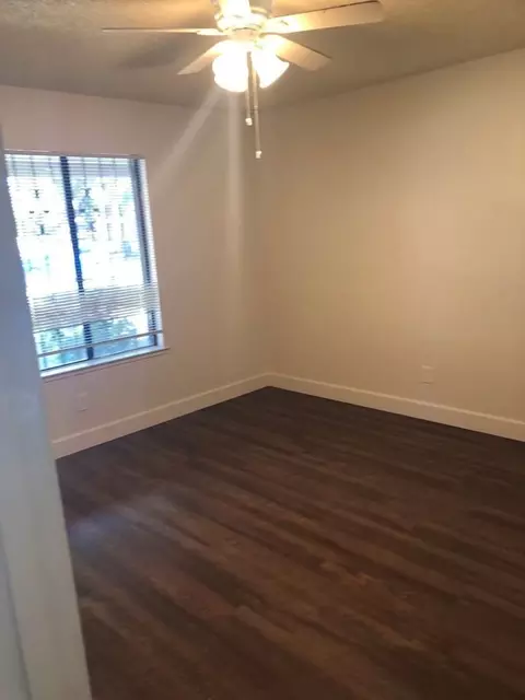 3212 E Ashcroft Ave, Fresno, CA 93726